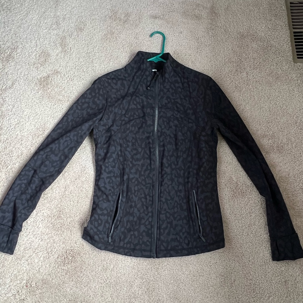 Lululemon define jacket size 12